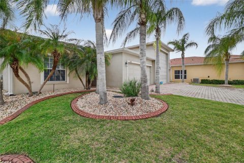 Casa en Lake Wales, Florida 3 dormitorios, 275.73 m2 № 2096112