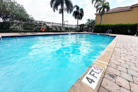 Copropriété à louer à Pembroke Pines, Floride: 3 chambres, 129.23 m2 № 2249162 - photo 12