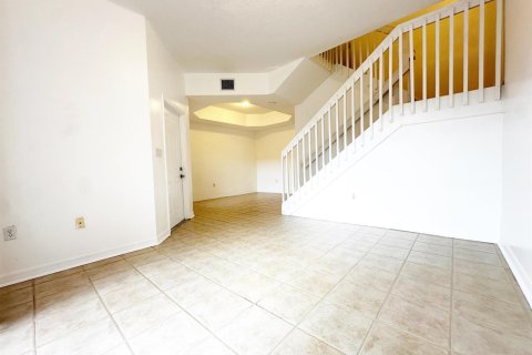 Copropriété à louer à Pembroke Pines, Floride: 3 chambres, 129.23 m2 № 2249162 - photo 2