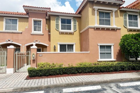 Condo à Pembroke Pines, Floride, 3 chambres  № 2249162