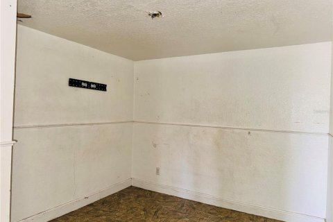 House in Clermont, Florida 3 bedrooms, 125.79 sq.m. № 1566838 - photo 5