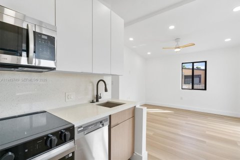 Villa ou maison à vendre à West Park, Floride: 2 chambres, 53.14 m2 № 2048622 - photo 10