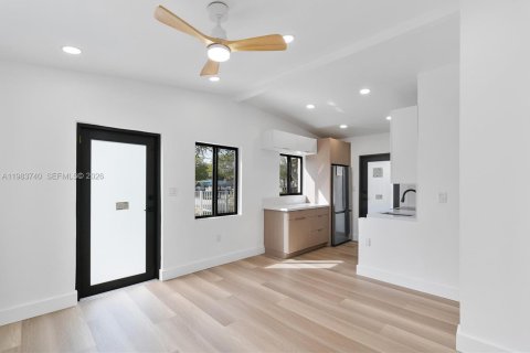 Villa ou maison à vendre à West Park, Floride: 2 chambres, 53.14 m2 № 2048622 - photo 6