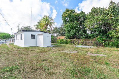 Villa ou maison à vendre à West Park, Floride: 2 chambres, 53.14 m2 № 2048622 - photo 28