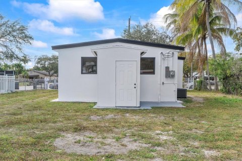 Villa ou maison à vendre à West Park, Floride: 2 chambres, 53.14 m2 № 2048622 - photo 26