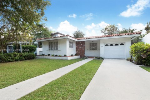Casa en venta en Coral Gables, Florida, 3 dormitorios, 146.32 m2 № 1976577 - foto 2