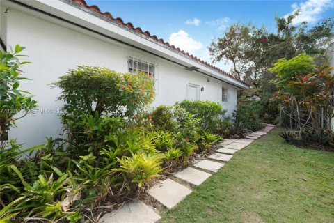 Casa en venta en Coral Gables, Florida, 3 dormitorios, 146.32 m2 № 1976577 - foto 28