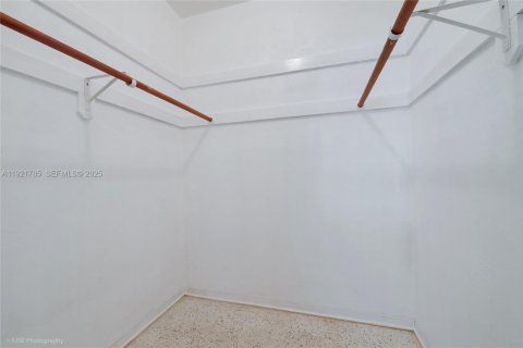 Casa en venta en Coral Gables, Florida, 3 dormitorios, 146.32 m2 № 1976577 - foto 22