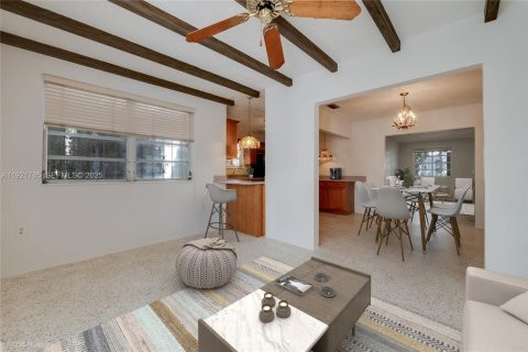 Casa en venta en Coral Gables, Florida, 3 dormitorios, 146.32 m2 № 1976577 - foto 14