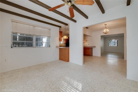 Casa en venta en Coral Gables, Florida, 3 dormitorios, 146.32 m2 № 1976577 - foto 13
