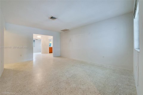Casa en venta en Coral Gables, Florida, 3 dormitorios, 146.32 m2 № 1976577 - foto 5