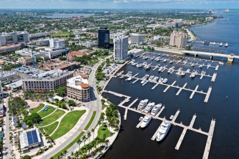 Condo in Lake Park, Florida, 1 bedroom  № 2186602 - photo 25