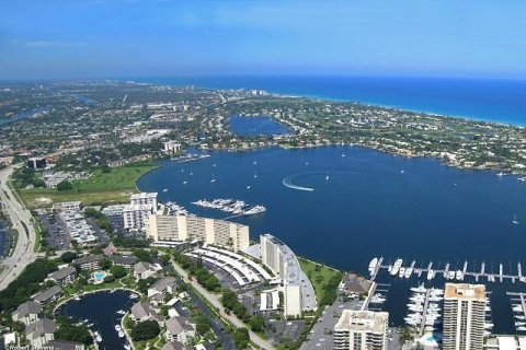 Condo in Lake Park, Florida, 1 bedroom  № 2186602 - photo 23