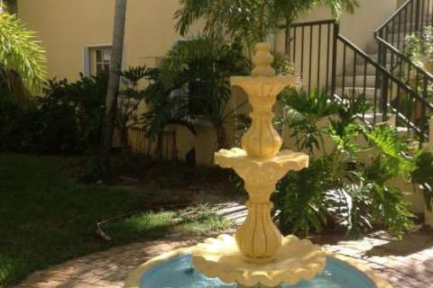 Condo in Lake Park, Florida, 1 bedroom  № 2186602 - photo 13