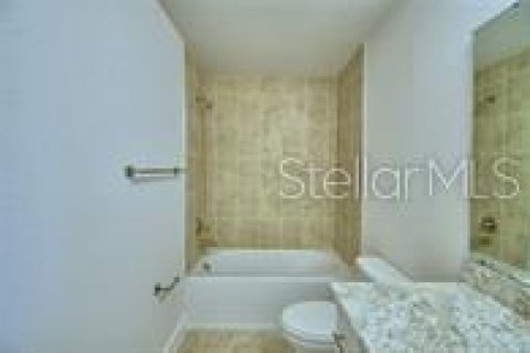 House in Winter Haven, Florida 4 bedrooms, 204.57 sq.m. № 1724649 - photo 22