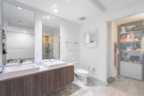 Condo in Miami, Florida, 3 bedrooms  № 1812350 - photo 12