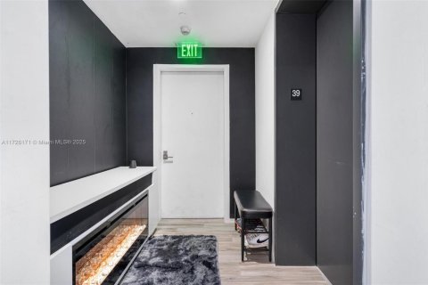 Condo in Miami, Florida, 3 bedrooms  № 1812350 - photo 18