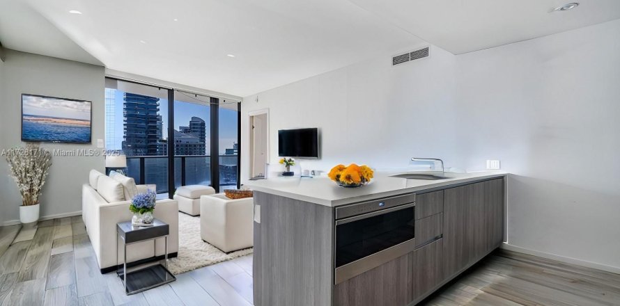 Condominio en Miami, Florida, 3 dormitorios № 1812350