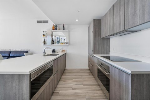Condo in Miami, Florida, 3 bedrooms  № 1812350 - photo 7