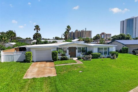 House in Daytona Beach, Florida 3 bedrooms, 219.71 sq.m. № 2236819 - photo 19