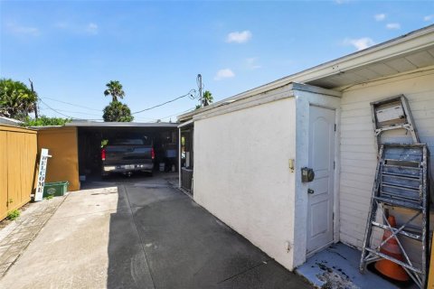 House in Daytona Beach, Florida 3 bedrooms, 219.71 sq.m. № 2236819 - photo 13