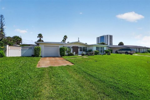 House in Daytona Beach, Florida 3 bedrooms, 219.71 sq.m. № 2236819 - photo 6