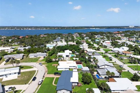House in Daytona Beach, Florida 3 bedrooms, 219.71 sq.m. № 2236819 - photo 28