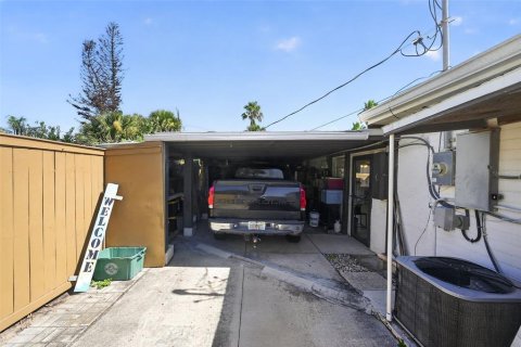 House in Daytona Beach, Florida 3 bedrooms, 219.71 sq.m. № 2236819 - photo 14