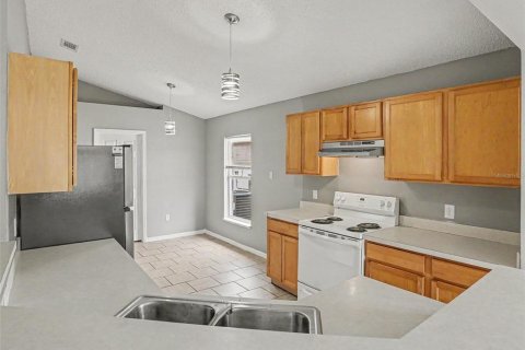 Casa en venta en Eustis, Florida, 4 dormitorios, 172.33 m2 № 2348163 - foto 10