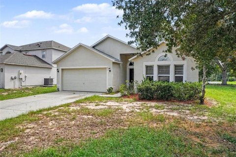 Casa en venta en Eustis, Florida, 4 dormitorios, 172.33 m2 № 2348163 - foto 2