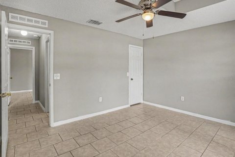 Casa en venta en Eustis, Florida, 4 dormitorios, 172.33 m2 № 2348163 - foto 19