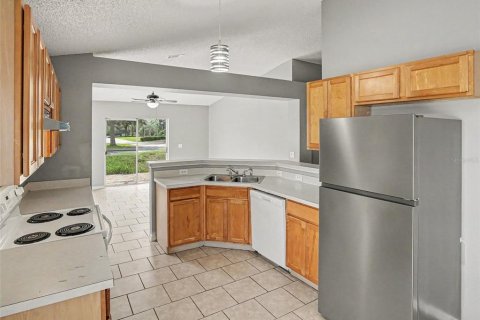 Casa en venta en Eustis, Florida, 4 dormitorios, 172.33 m2 № 2348163 - foto 11