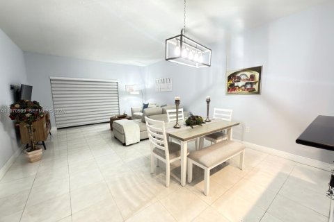 Copropriété à vendre à Miami, Floride: 3 chambres, 114.55 m2 № 2032087 - photo 9