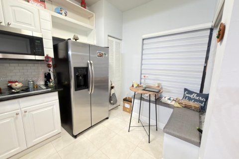 Copropriété à vendre à Miami, Floride: 3 chambres, 114.55 m2 № 2032087 - photo 11