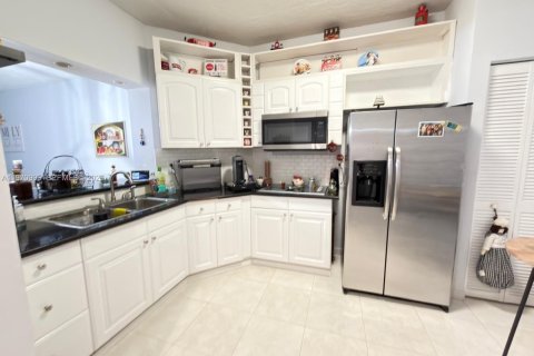 Copropriété à vendre à Miami, Floride: 3 chambres, 114.55 m2 № 2032087 - photo 10