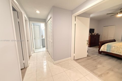 Copropriété à vendre à Miami, Floride: 3 chambres, 114.55 m2 № 2032087 - photo 15