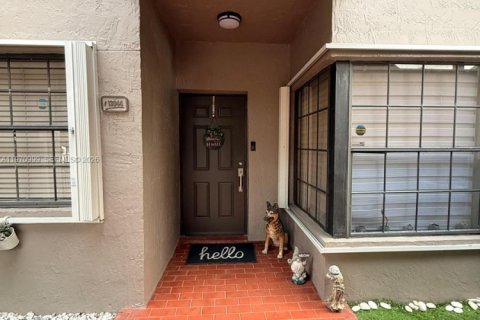 Condominio en Miami, Florida, 3 dormitorios № 2032087