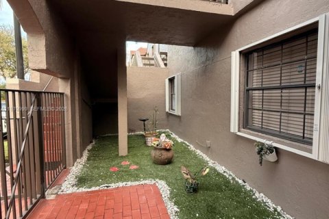 Copropriété à vendre à Miami, Floride: 3 chambres, 114.55 m2 № 2032087 - photo 4