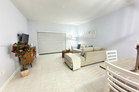 Copropriété à vendre à Miami, Floride: 3 chambres, 114.55 m2 № 2032087 - photo 7