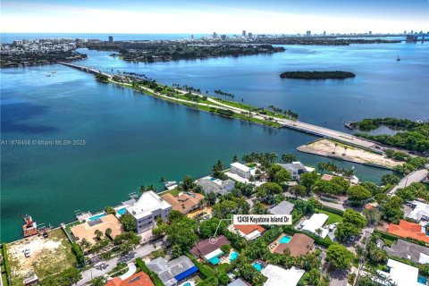 Villa ou maison à vendre à North Miami, Floride: 3 chambres, 190.26 m2 № 1920701 - photo 4