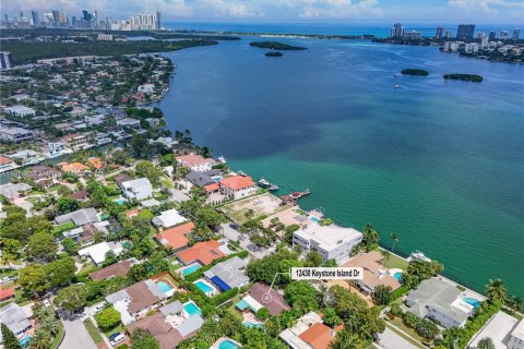 Villa ou maison à vendre à North Miami, Floride: 3 chambres, 190.26 m2 № 1920701 - photo 25