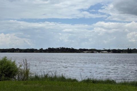 House in Tampa, Florida 3 bedrooms, 163.69 sq.m. № 1826925 - photo 1