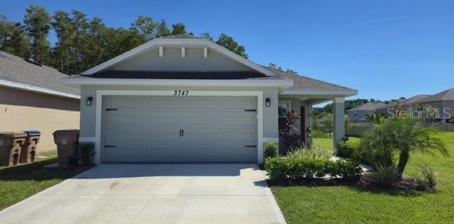 Casa en Saint Cloud, Florida 4 dormitorios, 152.82 m2 № 1908334