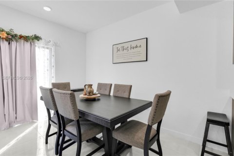 Снять в аренду таунхаус в Хомстед, Флорида 4 спальни, № 2005738 - фото 24