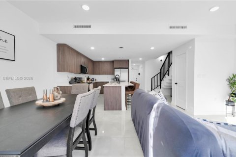 Снять в аренду таунхаус в Хомстед, Флорида 4 спальни, № 2005738 - фото 28