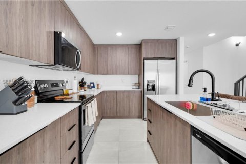 Снять в аренду таунхаус в Хомстед, Флорида 4 спальни, № 2005738 - фото 21