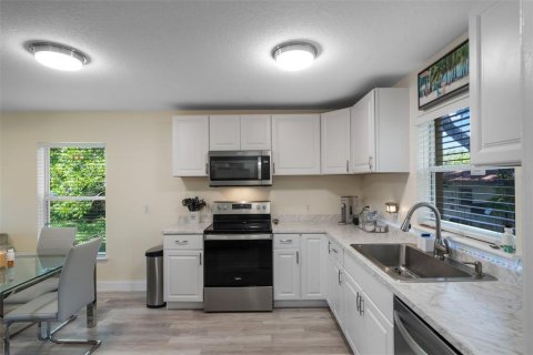 House in Oakland, Florida 3 bedrooms, 124.12 sq.m. № 1751601 - photo 5