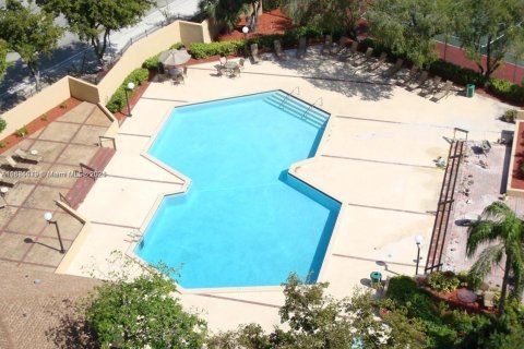 Condo in North Miami, Florida, 2 bedrooms  № 1754172 - photo 4