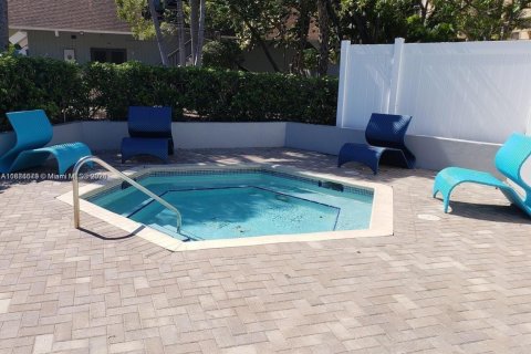 Condo in North Miami, Florida, 2 bedrooms  № 1754172 - photo 7