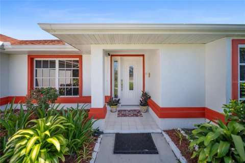 Casa en venta en Port Charlotte, Florida, 3 dormitorios, 193.33 m2 № 1795966 - foto 1